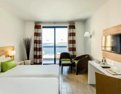 AX Seashells Resort - 8