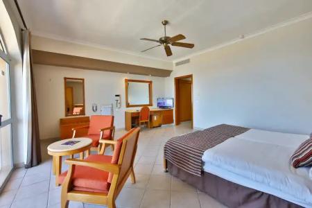 Paradise Bay Resort - 5