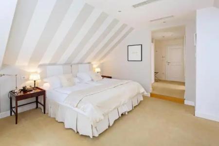 Lesar Angel - Member of Hips - 52