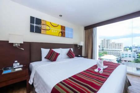 Lohas Residences Sukhumvit - 143