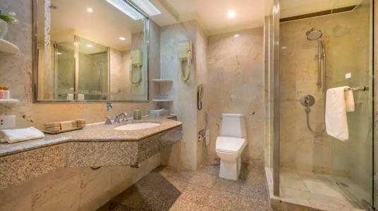 Ramada by Wyndham Bangkok Chaophya Park - 9