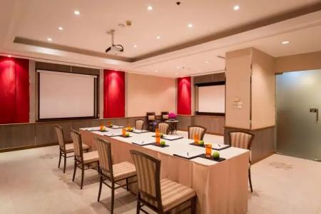 Ramada by Wyndham Bangkok Chaophya Park