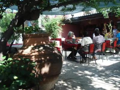 Sezgin Boutique - 14