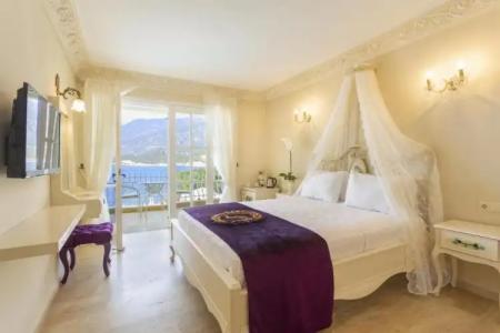 Lukka Exclusive – Adult Only +12 - 41