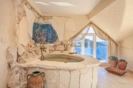 Lukka Exclusive – Adult Only +12 - 56