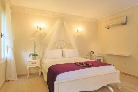 Lukka Exclusive – Adult Only +12 - 44