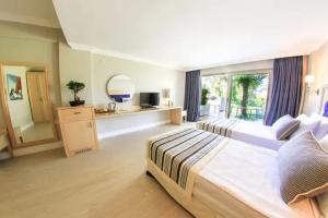Palm Bay Beach Hotel, Датча