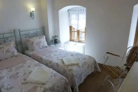 Des Etrangers - Special Category - 4