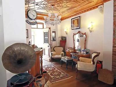 Des Etrangers - Special Category - 1