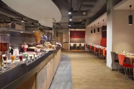 Ramada Encore Kyiv - 12