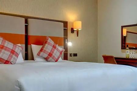Best Western Plough & Harrow - 65