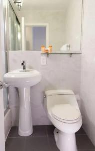 Dorchester & Suites - 36