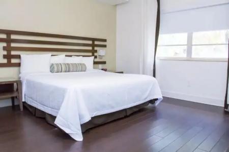 Dorchester & Suites - 24