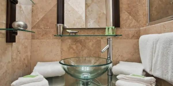 Suites on South Beach - 9