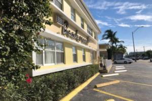 Beach Place Hotel, Майами Бич