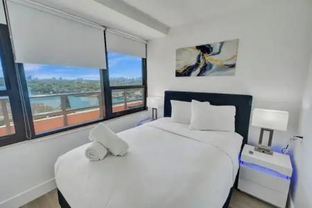 The Alexander All Suites - 704