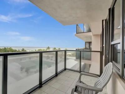 The Alexander All Suites - 102