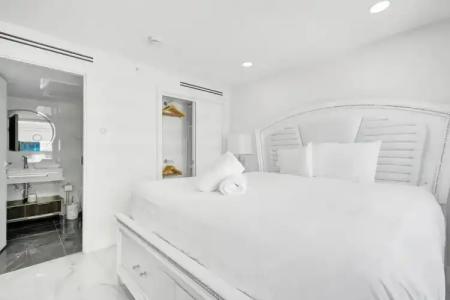 The Alexander All Suites - 397