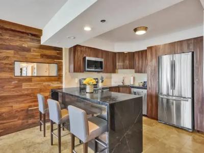 The Alexander All Suites - 723