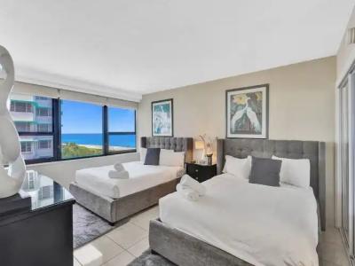 The Alexander All Suites - 301