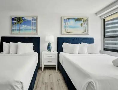 The Alexander All Suites - 215