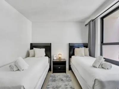 The Alexander All Suites - 370