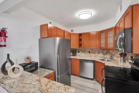 The Alexander All Suites - 803