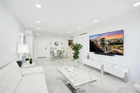 The Alexander All Suites - 393