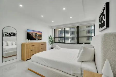 The Alexander All Suites - 624