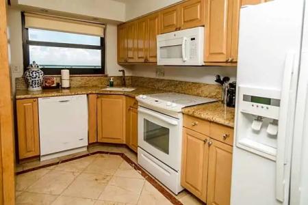 The Alexander All Suites - 614