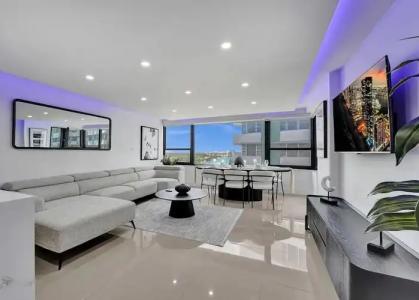 The Alexander All Suites - 418