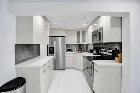 The Alexander All Suites - 459