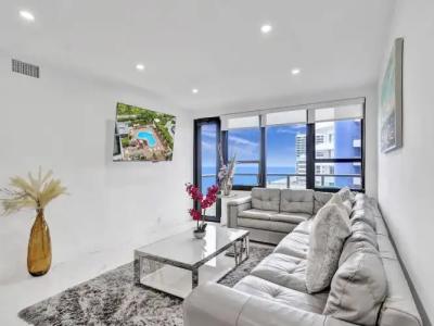 The Alexander All Suites - 117