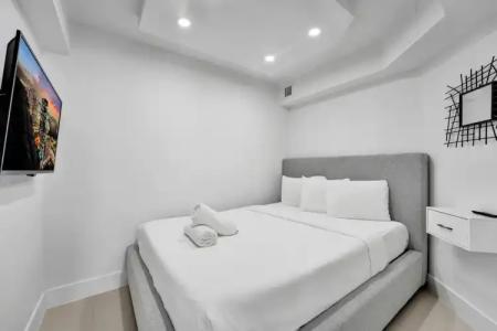 The Alexander All Suites - 569