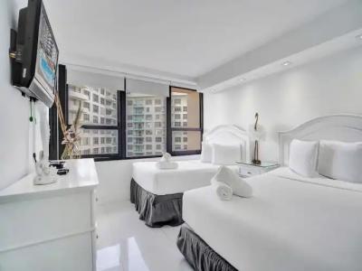 The Alexander All Suites - 362