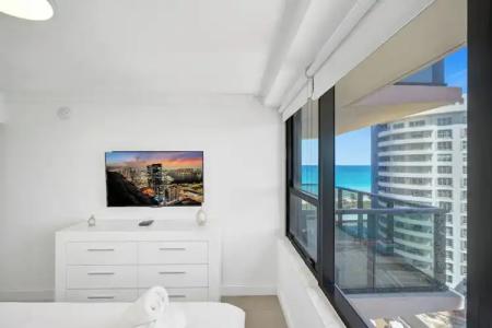 The Alexander All Suites - 511