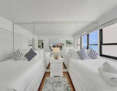 The Alexander All Suites - 246