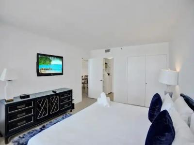 The Alexander All Suites - 297