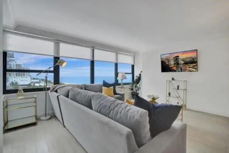 The Alexander All Suites - 519