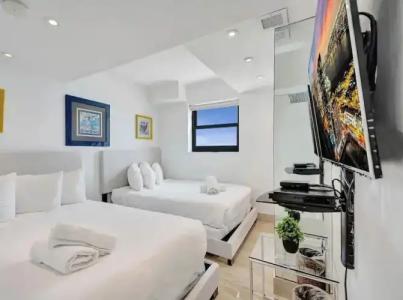 The Alexander All Suites - 539