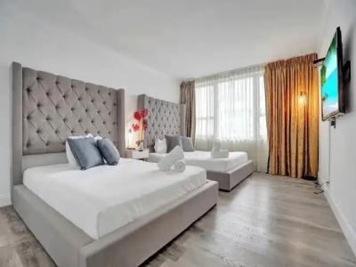 The Alexander All Suites - 686