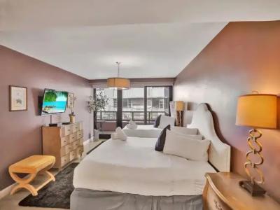 The Alexander All Suites - 293