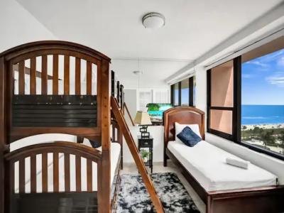 The Alexander All Suites - 325