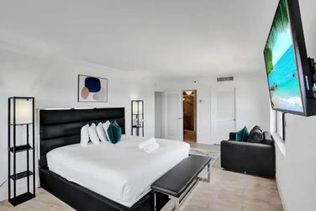 The Alexander All Suites - 493