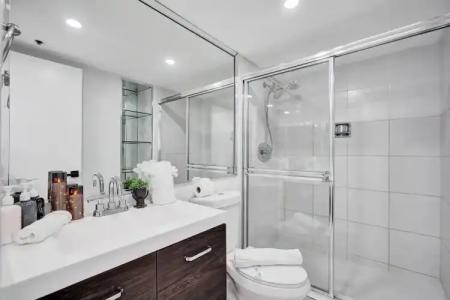 The Alexander All Suites - 705