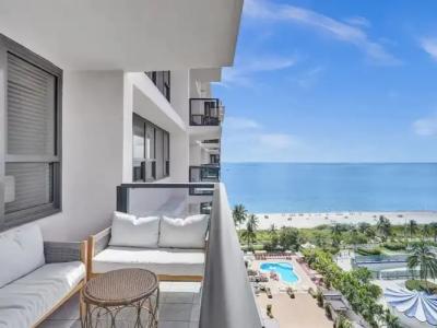 The Alexander All Suites - 385