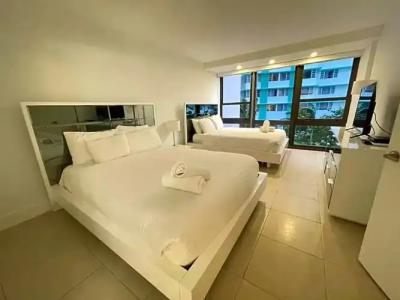 The Alexander All Suites - 636