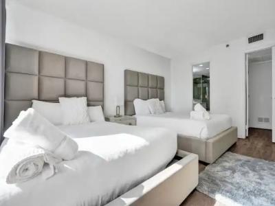 The Alexander All Suites - 444