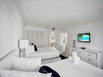 The Alexander All Suites - 299