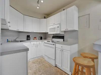 The Alexander All Suites - 747